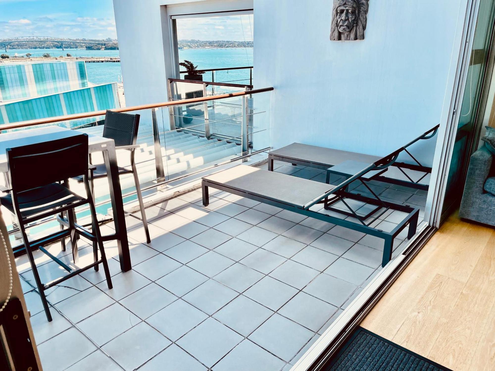 Waterfront Penthouse: Harbor View in Auckland's Heart Apartment Exterior photo