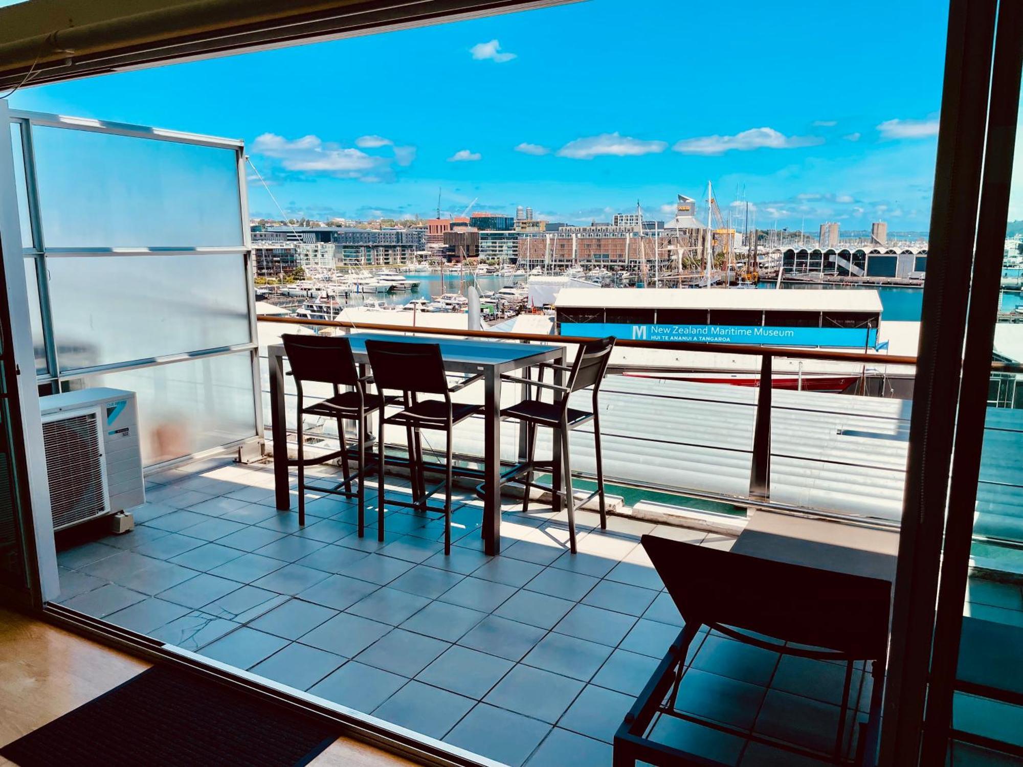 Waterfront Penthouse: Harbor View in Auckland's Heart Apartment Exterior photo